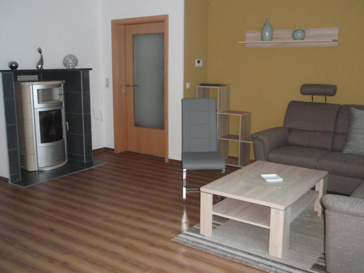 Ferienwohnung Am Schlossberg Арнщат Екстериор снимка