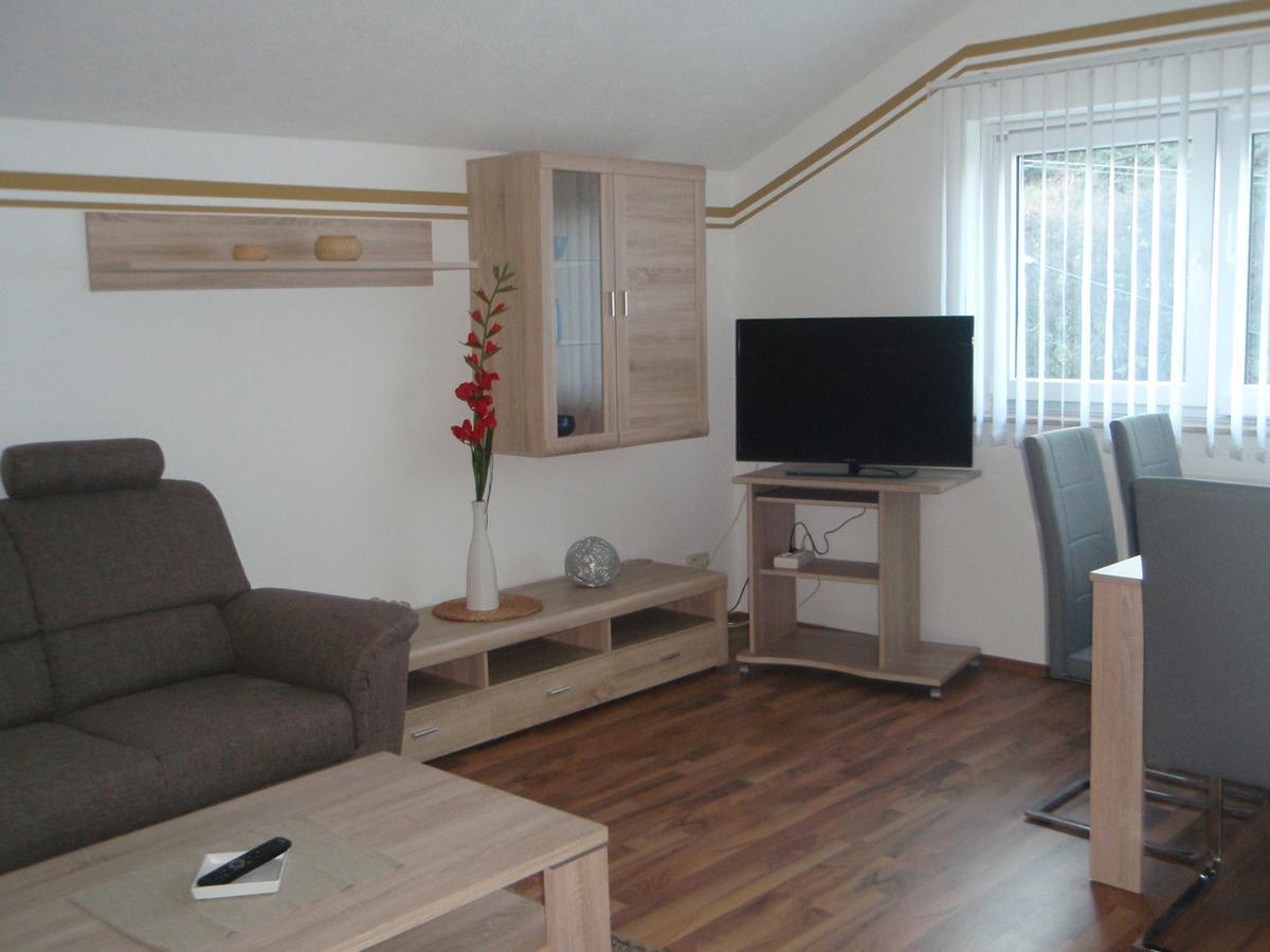Ferienwohnung Am Schlossberg Арнщат Екстериор снимка