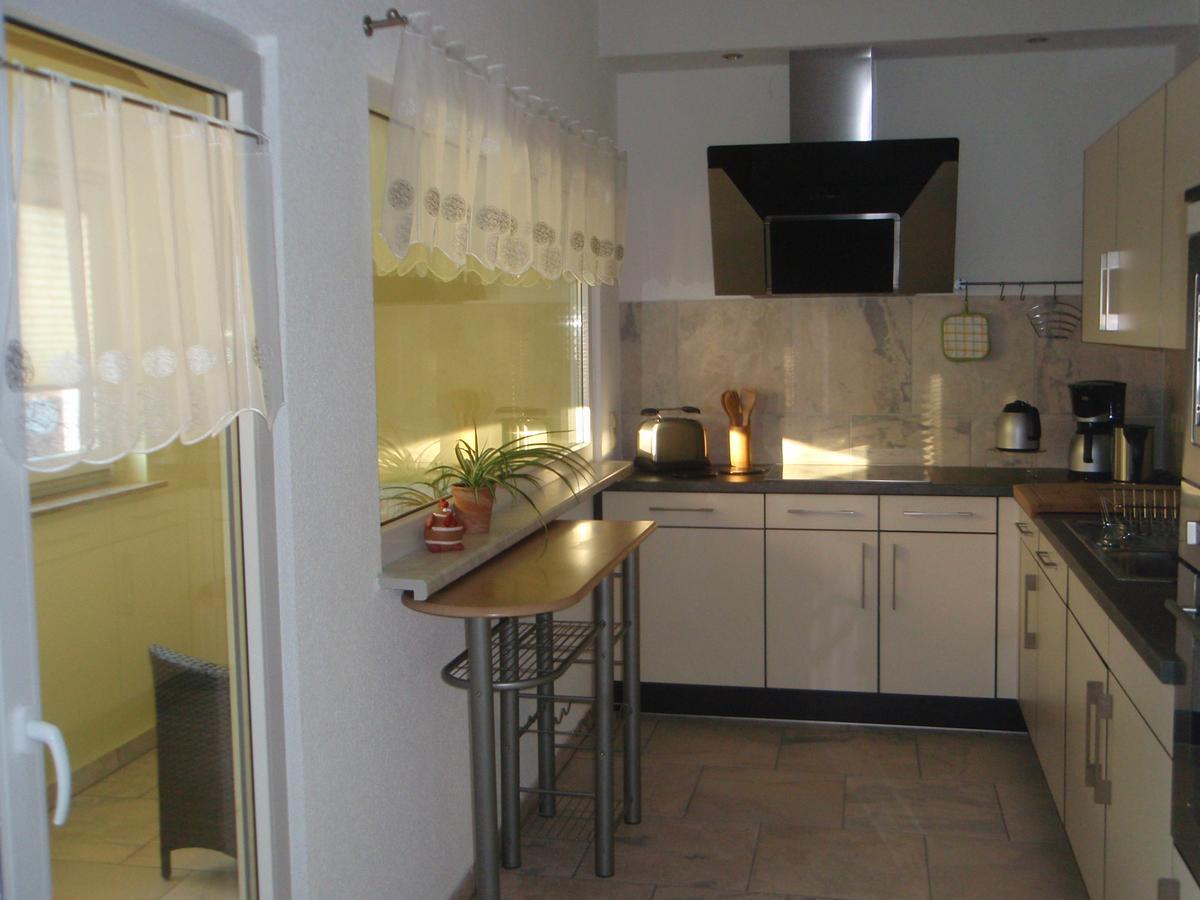 Ferienwohnung Am Schlossberg Арнщат Екстериор снимка